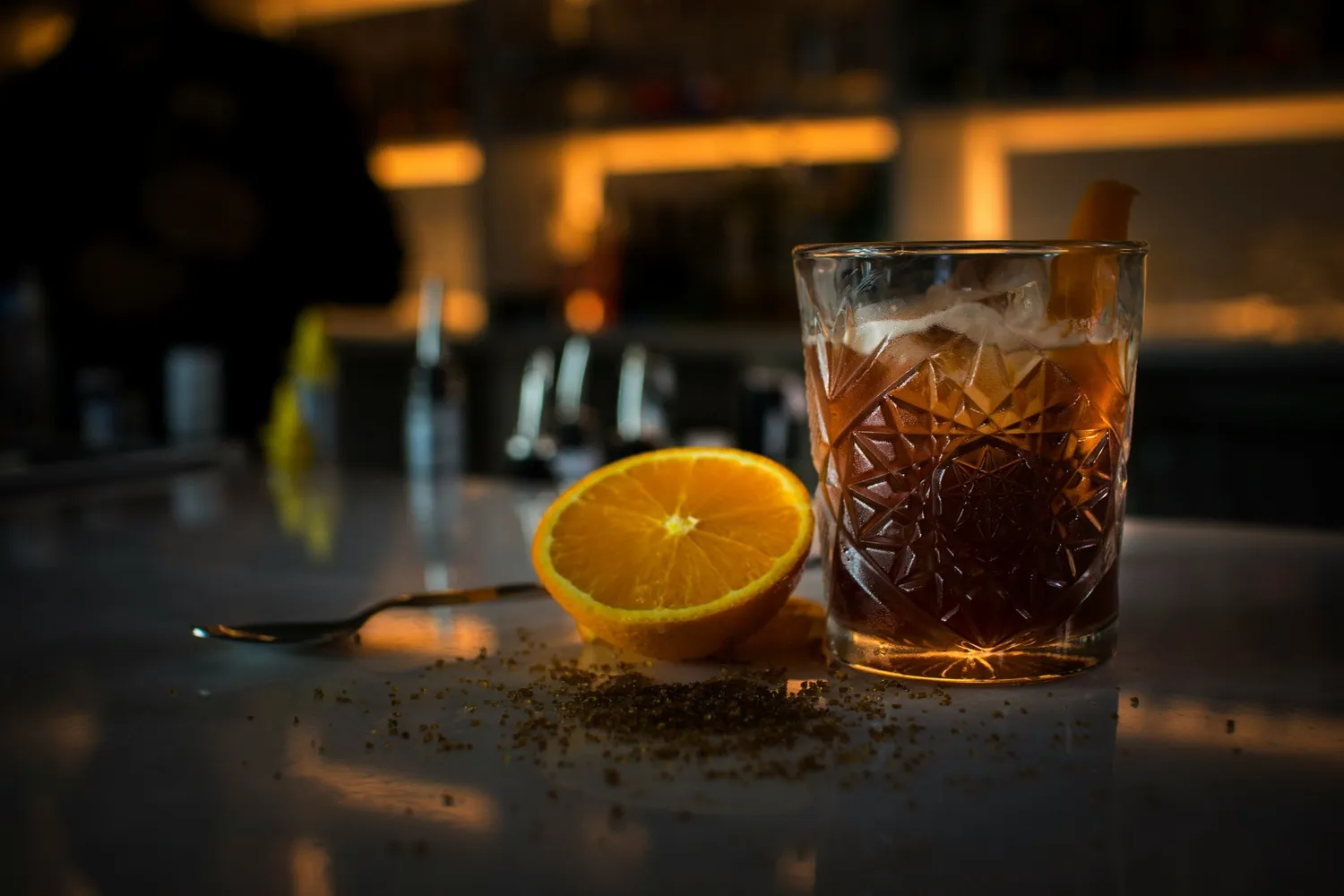 Best Late Night Bars in Chelsea to Visit With an Escort
